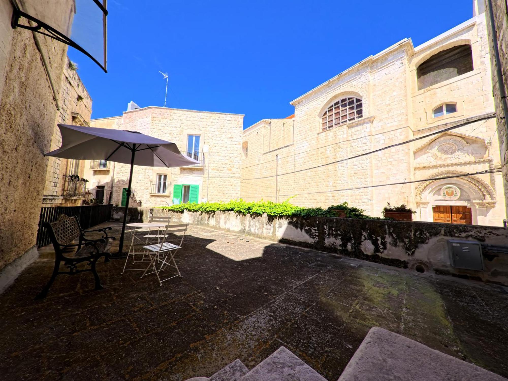 Palazzo Framarino Dei Malatesta - Noble Floor - XIV Century Джовінаццо Екстер'єр фото